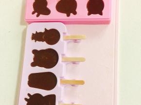 装入硅胶雪糕模具中，晾凉！