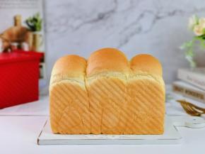 全家人大爱吐司，百吃不厌。