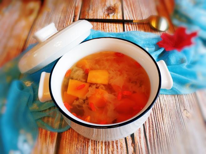 红枣木瓜炖银耳