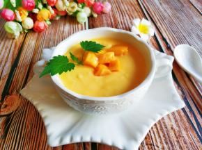 放上几颗芒果粒，可以享用啦！