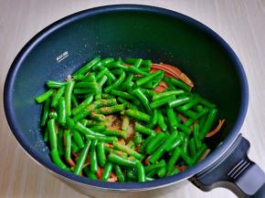 再加入十三香。