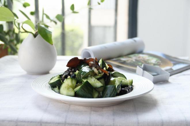 蒜泥黄瓜拌木耳