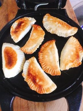 烙至两面金黄色即可！