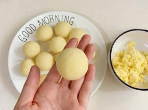 收好口，滚圆。