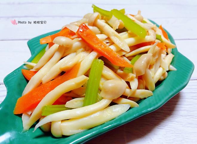 芹菜胡萝卜炒白玉菇