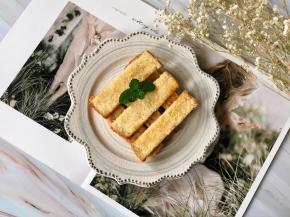 简单又好吃的黄油椰蓉吐司条就做好啦！