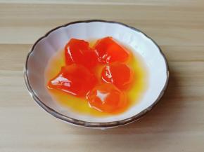 蛋黄可以提前用食用油浸泡一下。