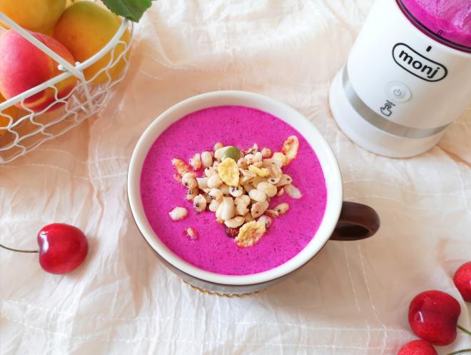 麦片火龙果奶昔