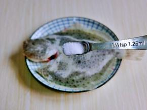 按个人口味加入盐。