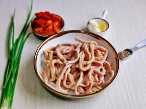 准备食材，我买的鸭肠是熟的哈。