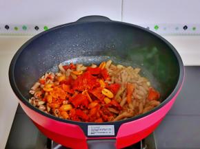 再加入脆皮椒。