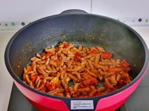 快速翻炒均匀，关火。