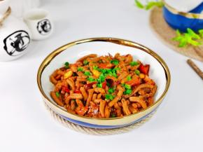 盛出装盘，撒葱花。