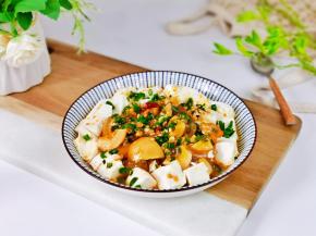 红油皮蛋豆腐。