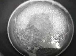 然后将它煮沸