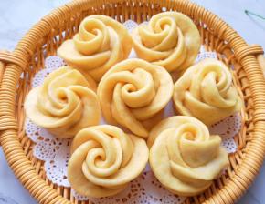 哈哈！出锅的玫瑰花变色了。