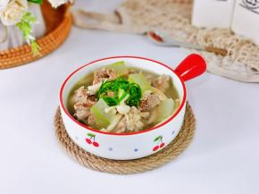 虽然说夏天很热，但是尽量少吃凉的食物呦。