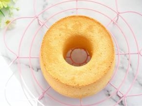 酸奶代糖戚风蛋糕成品图