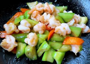 最后放入味精提鲜调味均匀即可出锅享用