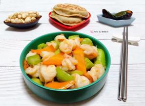 虾仁预热后变成蝴蝶状看着非常漂亮噢