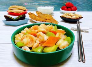 丝瓜炒虾仁营养超级丰富也是宴客的必备拿手好菜哦