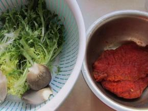 5.苦菊和蘑菇洗净