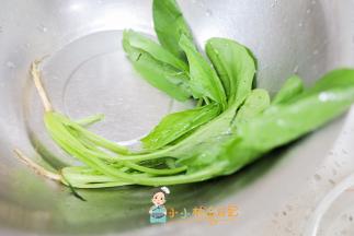 菠菜洗干净