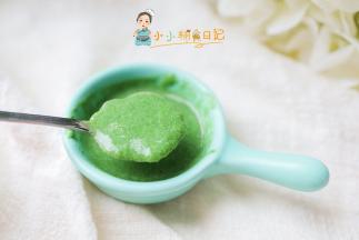 辅食添加从稀到稠，这个稀可不是那种稀的滴答滴答跟水一样的糊糊哦，那种营养密度太低了不适合孩子吃