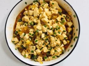 搅拌均匀腌制10分钟左右即可食用！