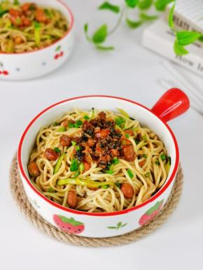这款鲍鱼干贝酸辣拌面一定要试试呦～