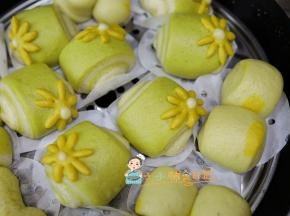发酵好以后水开后蒸15分钟焖五分钟即可