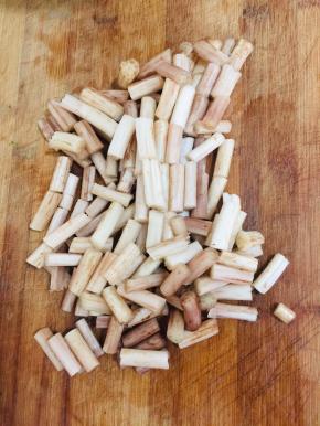 直接切成小段！