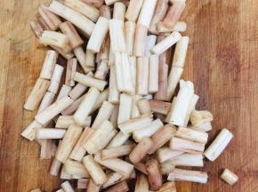 直接切成小段！