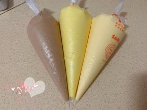 装入裱花袋里。