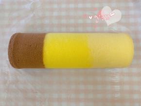 卷起来，放冰箱冷藏半小时以上。