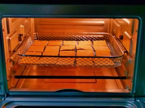 将入烤箱中层。