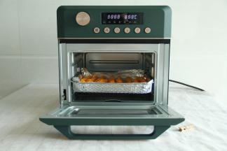 放入ACA空气炸烤箱EAF18A，中层，200度10分钟即可！