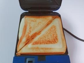 盖子三明治盖子，烘烤3-5分钟即可。