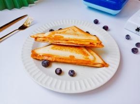 美味营养早餐，火腿鸡蛋三明治，简单又快捷。