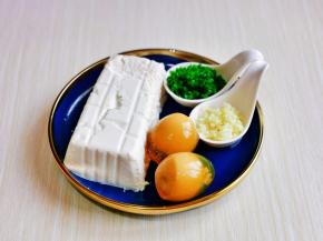 准备好其它食材。