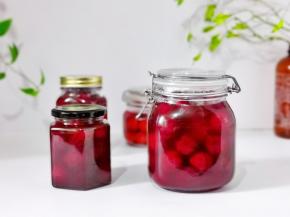 煮好后装入消毒的密封罐中，盖上盖子，自然晾凉后，放入冰箱冷藏保存。