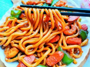 每次记得多炒一点呀，不然真的吃完一盘还不过瘾！