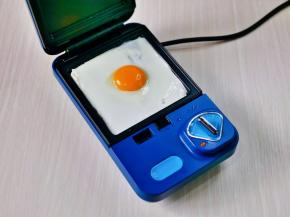 再磕入鸡蛋，盖上盖子3分钟，