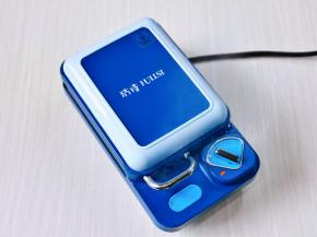 盖上盖子5分钟，时间可以自己掌握，可以随时打开观察颜色。