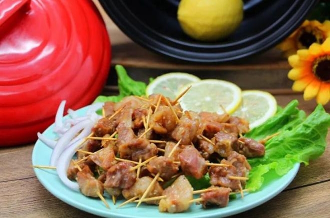 砂锅烤牙签肉