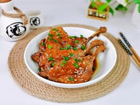 盛出装盘，撒上葱花。