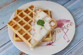 烤好的华夫饼奶香浓郁，非常好吃哦！