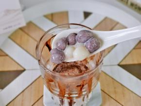 加入煮好的小圆子。