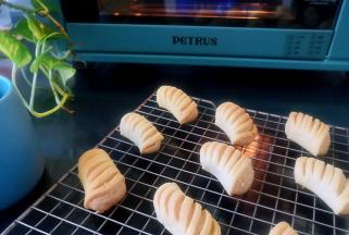 上色均匀后即可出炉冷却