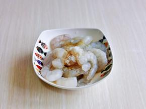 按个人口味加入盐。